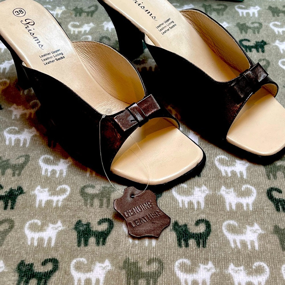Prisms shoes, leather uppers, size 7/38